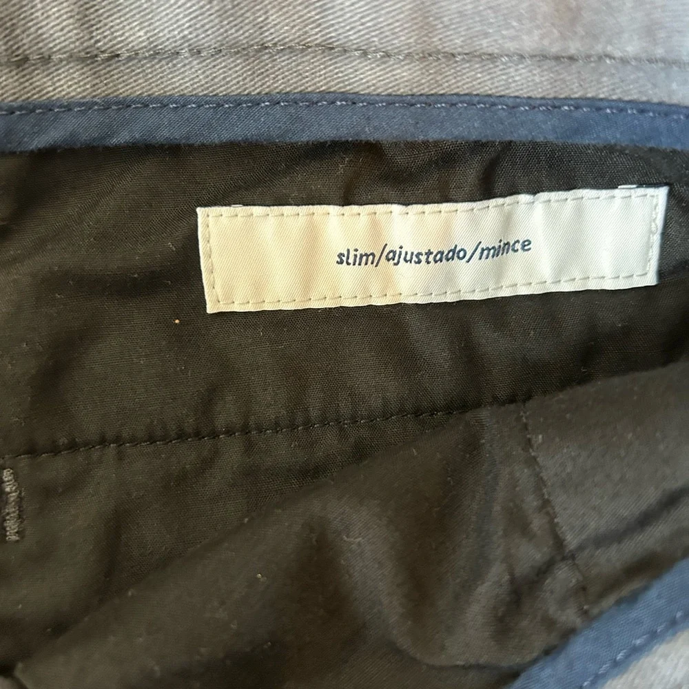 Amazon Essentials Men's Dark Gray Flat Front Chinos Size 30 x‎ 32